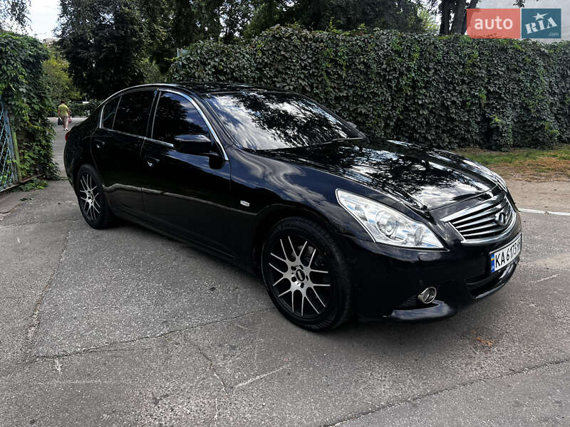 Infiniti G25 2012