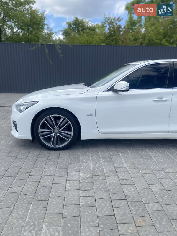 Infiniti Q50 2013