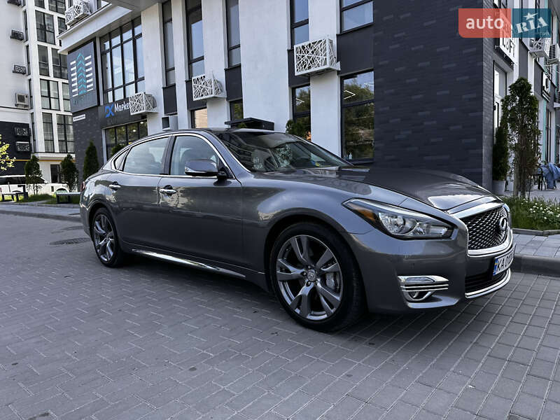 Infiniti Q70 2017
