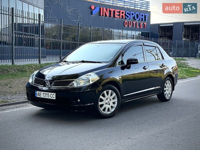 Nissan TIIDA 2007