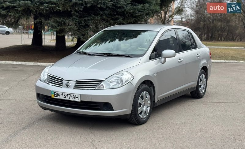 Nissan TIIDA 2006