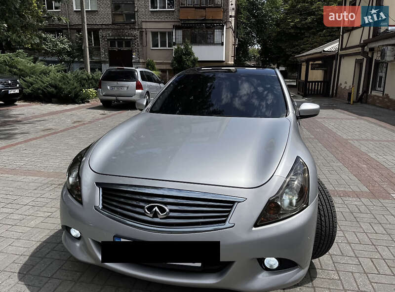 Infiniti G37 2012