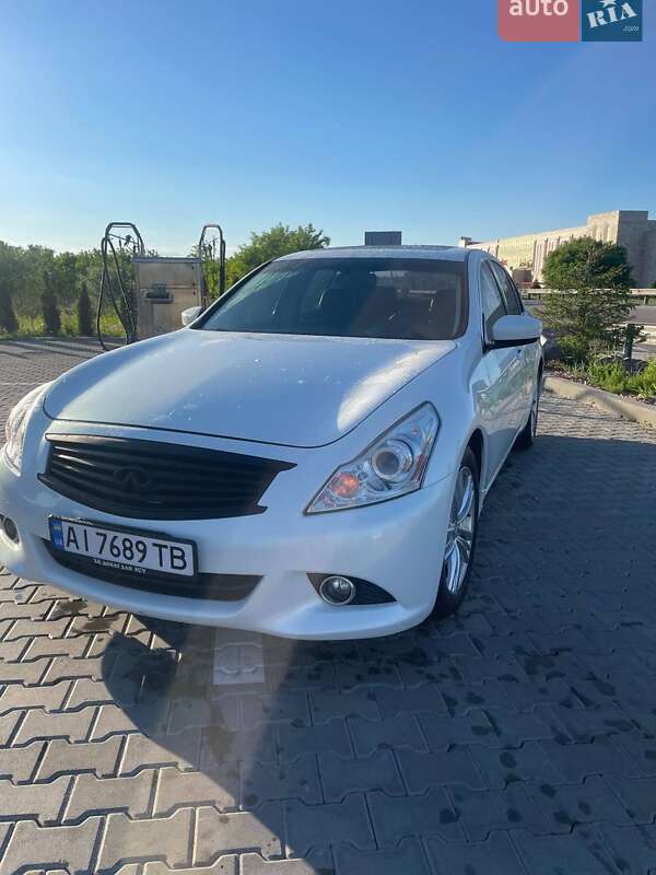 Infiniti G37 2013