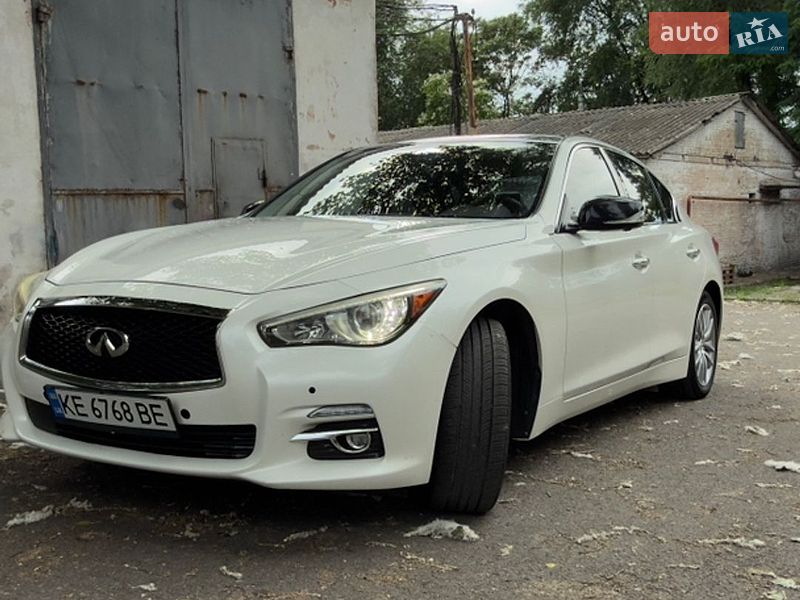 Infiniti Q50 2015