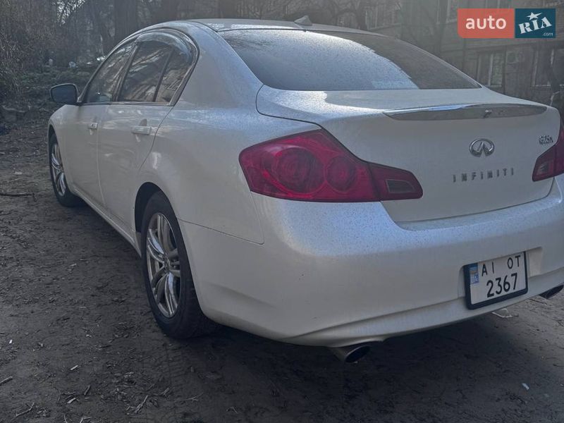 Infiniti G25 2011