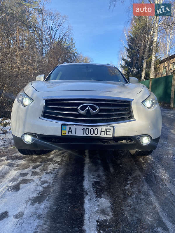 Infiniti QX70 2013