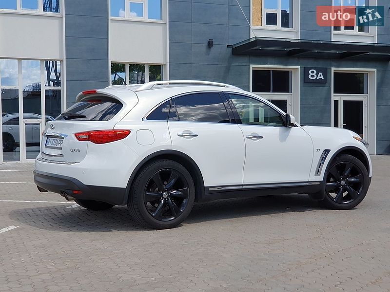 Infiniti QX70 2013