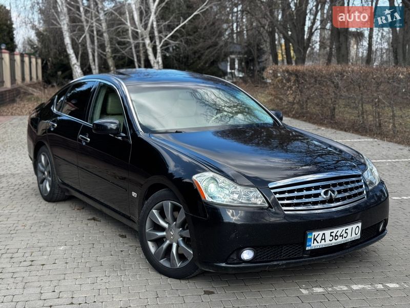Infiniti M35 2005