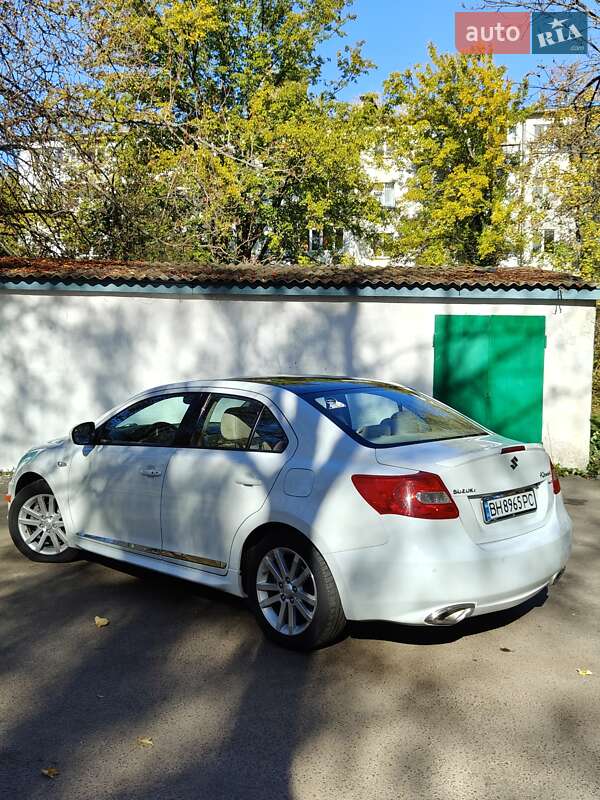 Suzuki Kizashi 2010