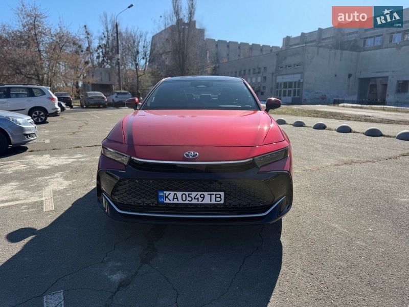 Toyota Crown 2023