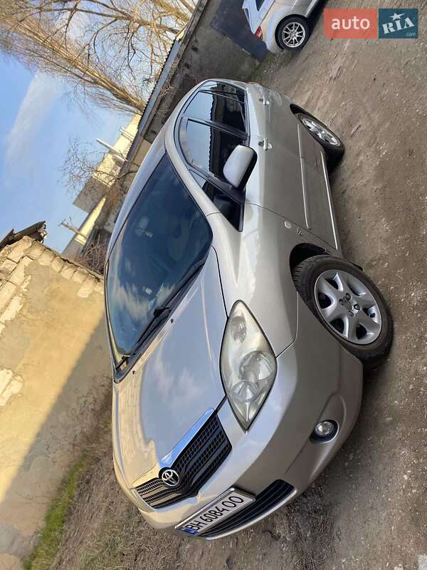 Toyota Corolla Verso 2002