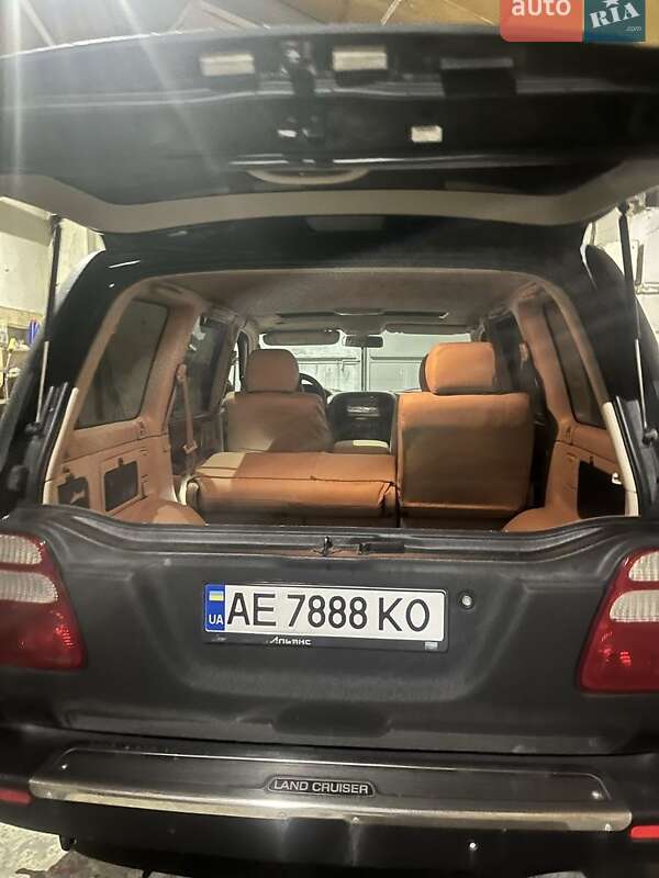 Toyota Land Cruiser 2000