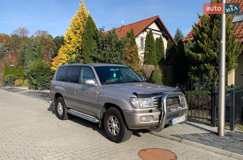 Toyota Land Cruiser 2004
