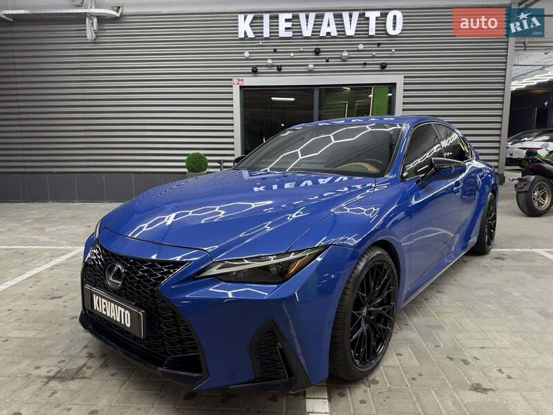 Lexus IS 2021