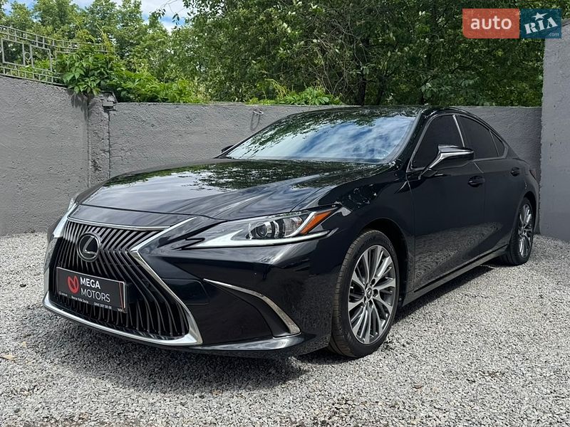 Lexus ES 2020