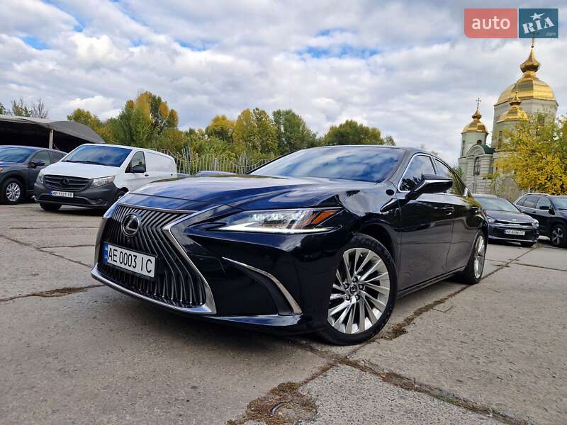 Lexus ES 2019