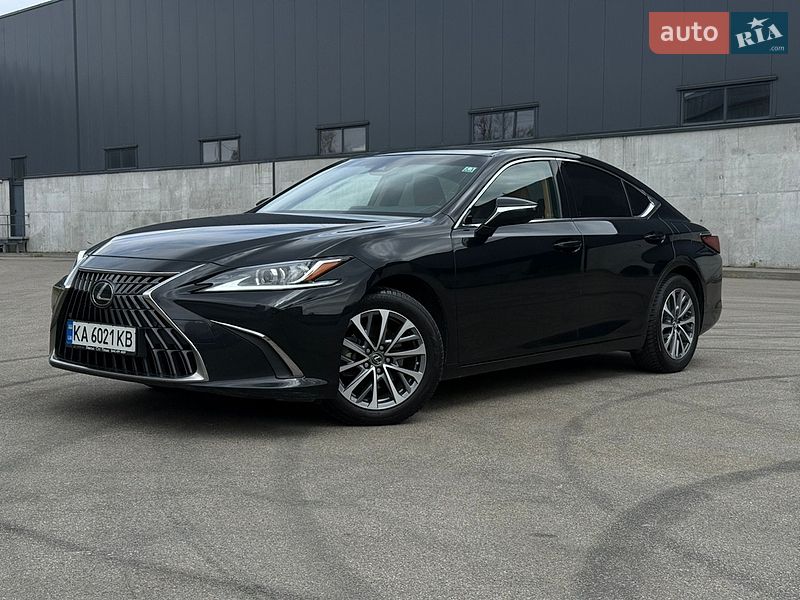 Lexus ES 2022