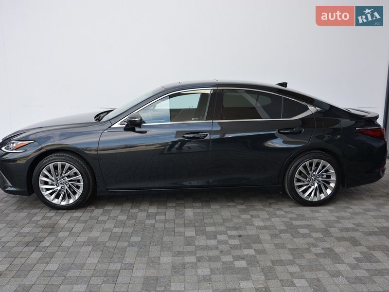 Lexus ES 2025