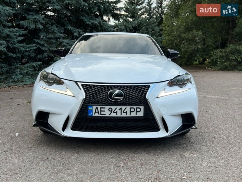Lexus IS 2017