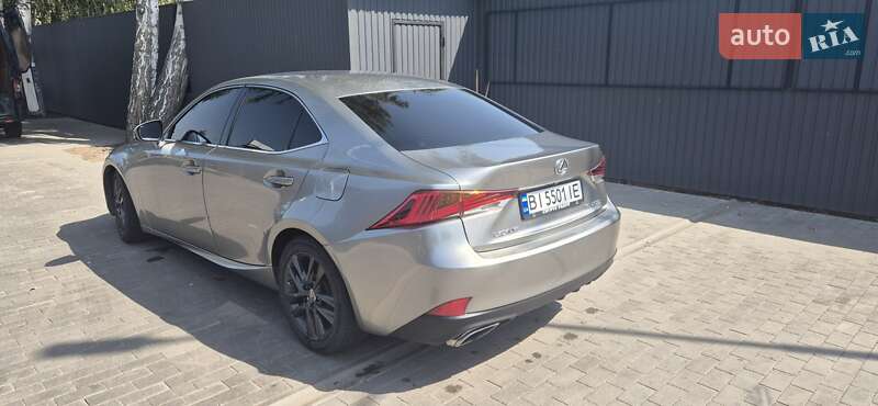 Lexus IS 2017