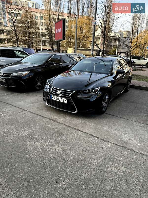 Lexus IS 2017