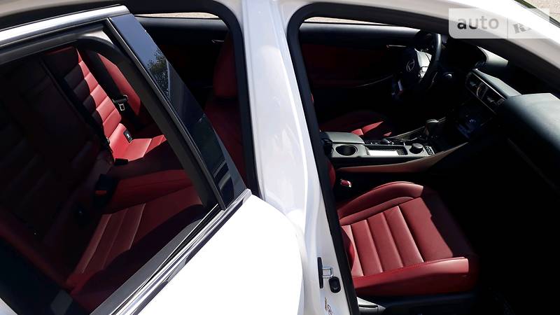 Lexus IS 2015