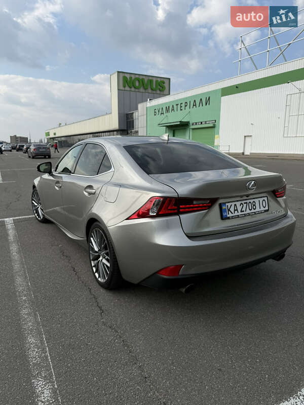 Lexus IS 2015