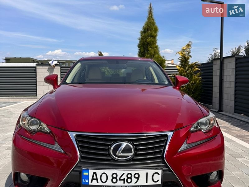 Lexus IS 2013