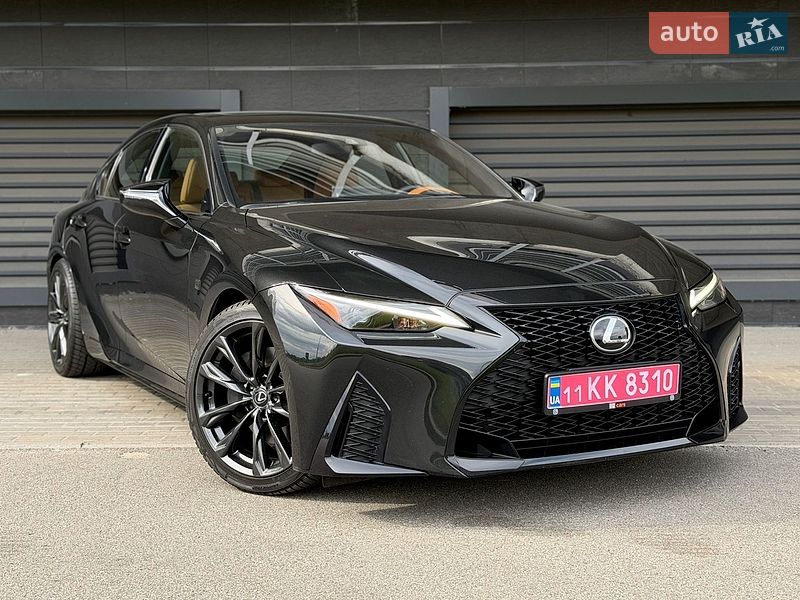 Lexus IS 2023