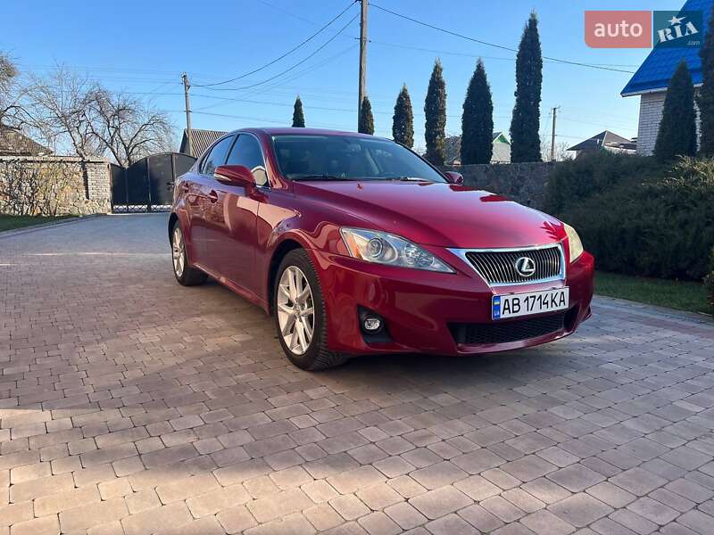 Lexus IS 2011