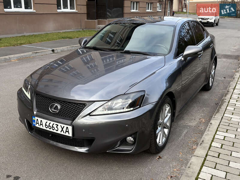 Lexus IS 2012