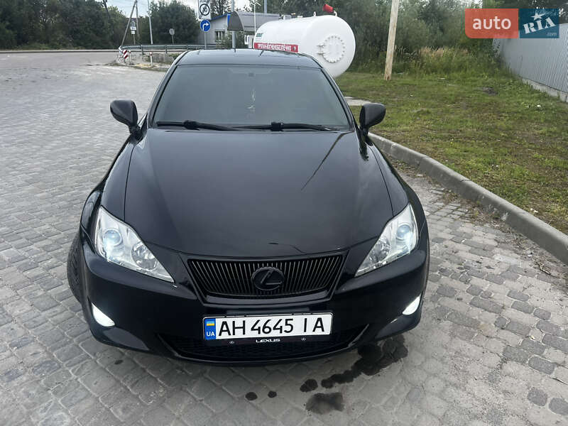 Lexus IS 2005