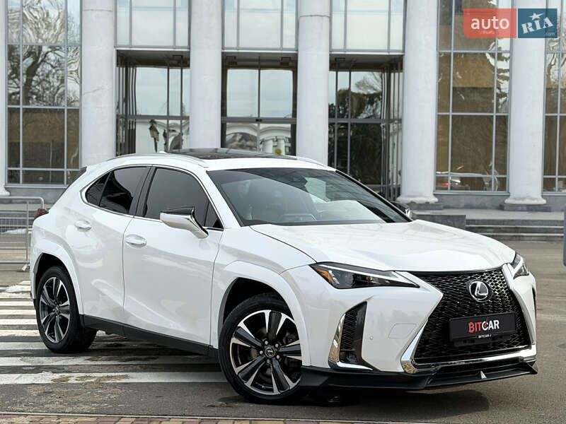 Lexus UX 2023