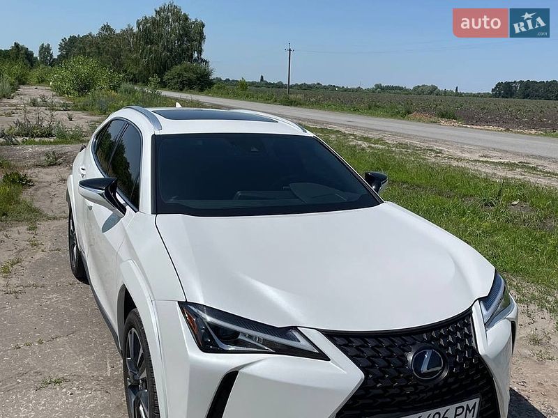 Lexus UX 2021