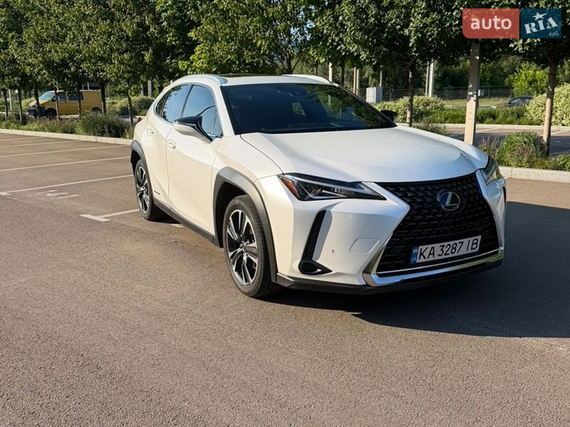 Lexus UX 2020