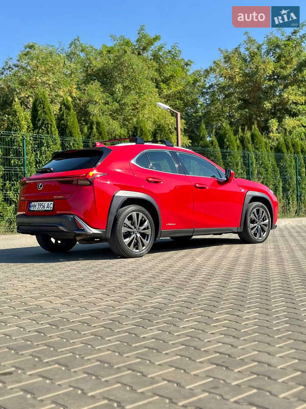 Lexus UX 2019