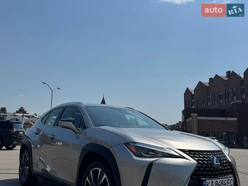 Lexus UX 2019
