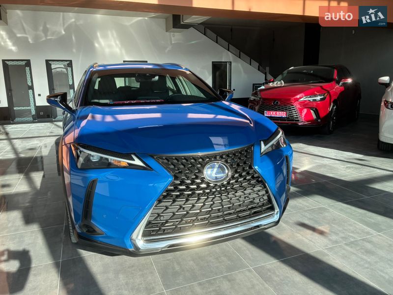Lexus UX 2023