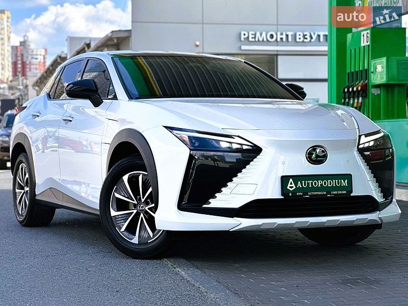 Lexus RZ 2023