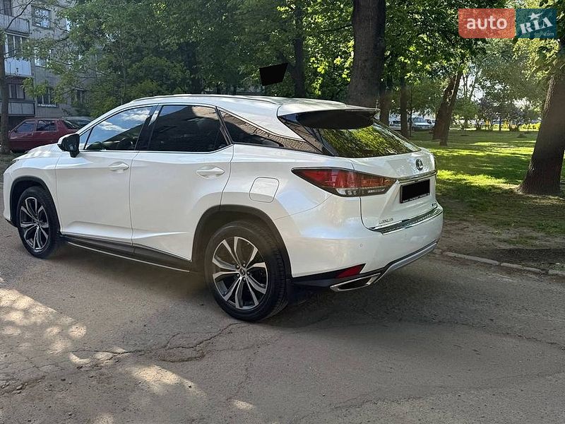 Lexus RX 2021