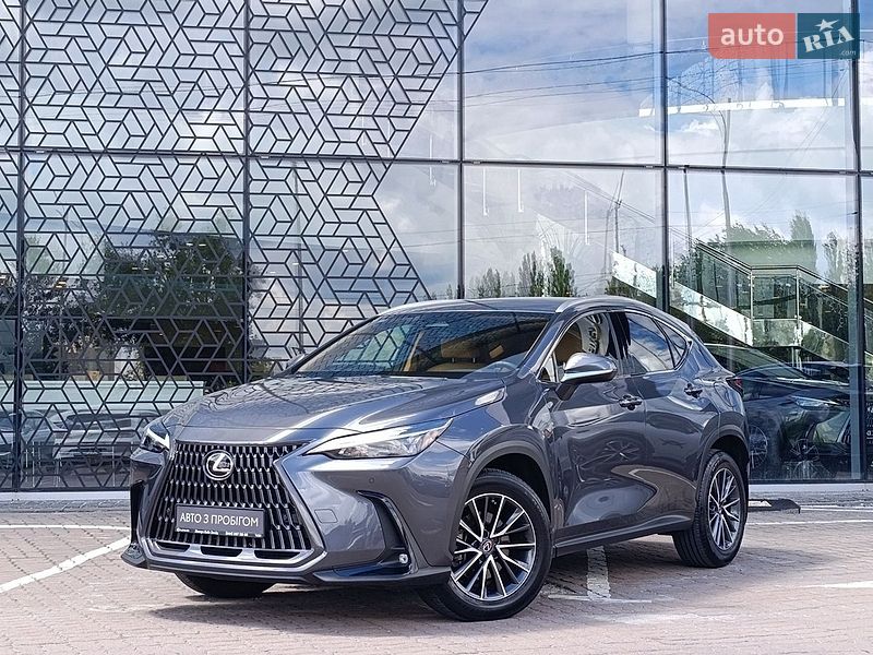 Lexus NX 2021