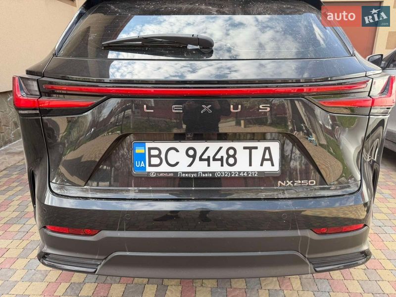 Lexus NX 2022