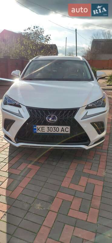 Lexus NX 2021