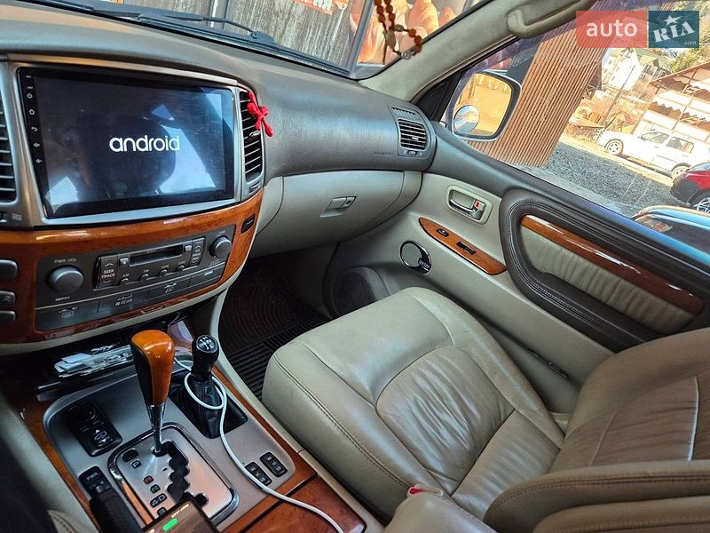 Lexus LX 2003
