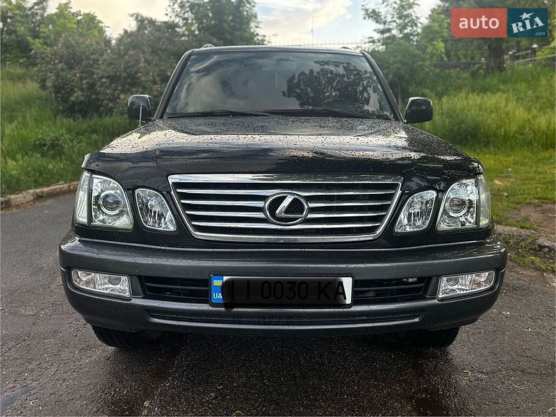 Lexus LX 2005