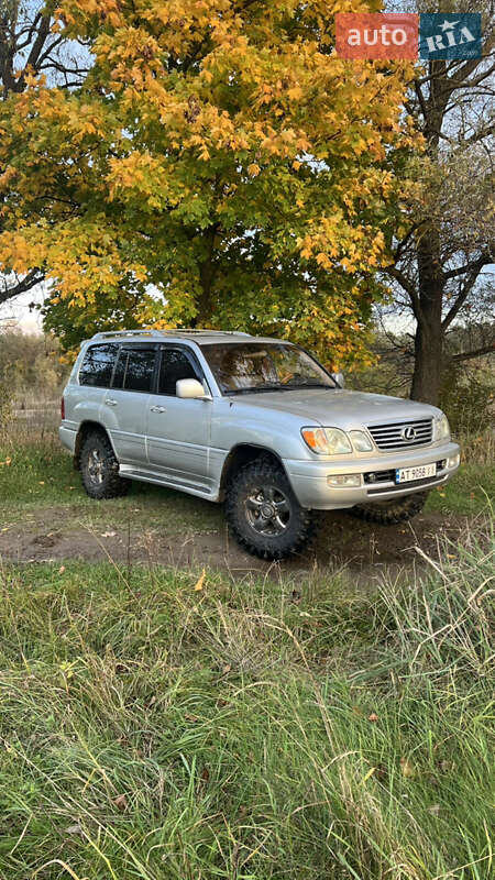 Lexus LX 2005