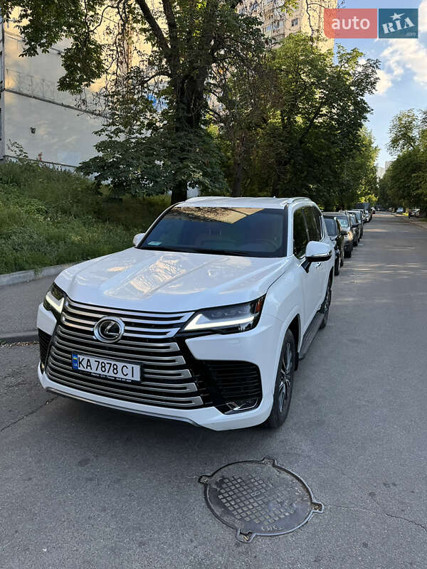Lexus LX 2022