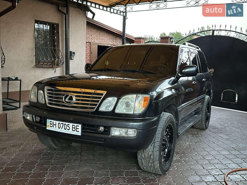 Lexus LX 2005
