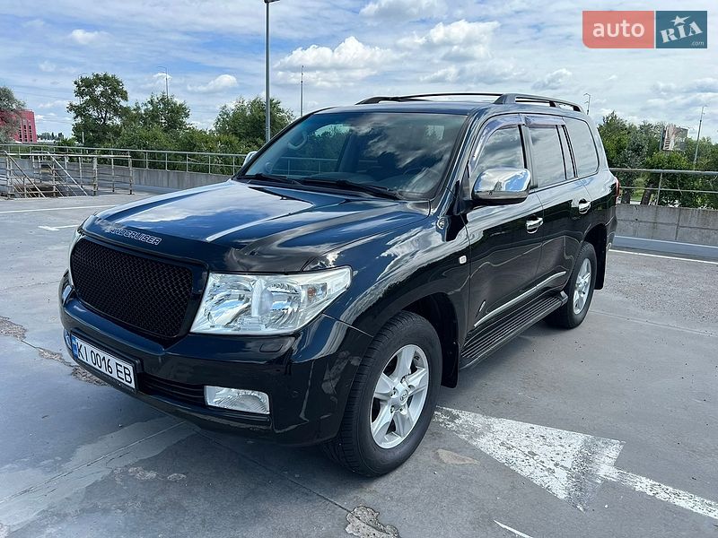 Toyota Land Cruiser 2011