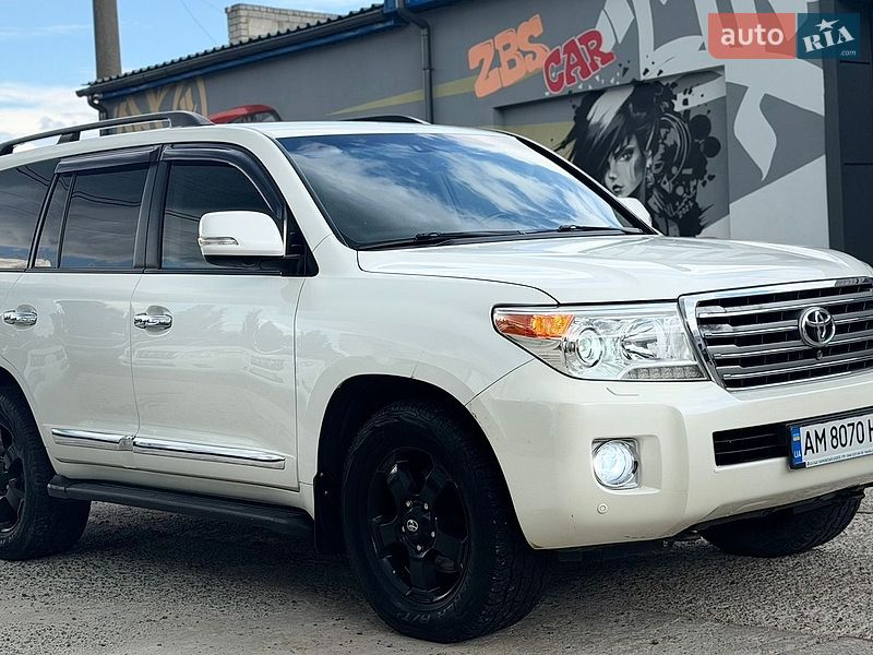 Toyota Land Cruiser 2014